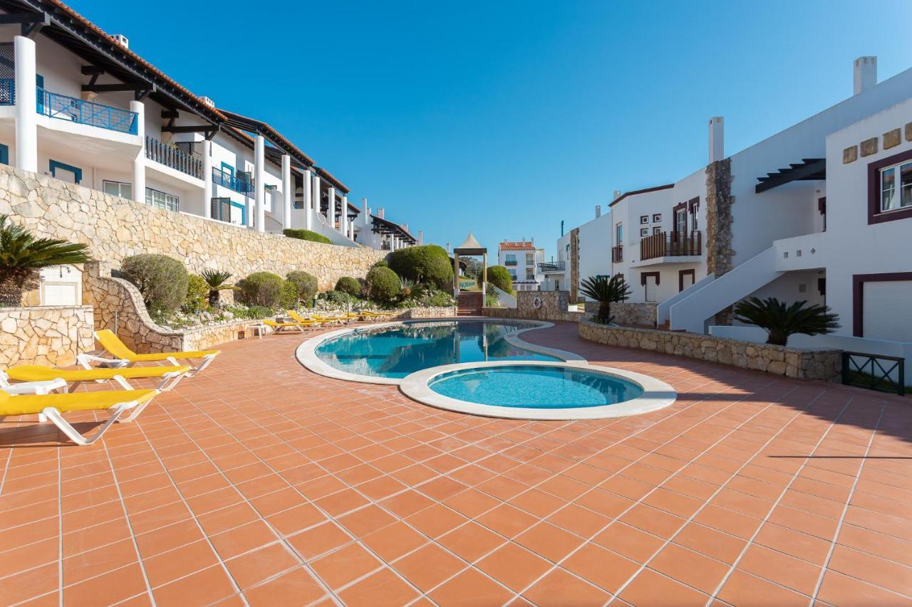 Surf- Com Vista Para O Oceano São Martinho do Porto Exterior foto